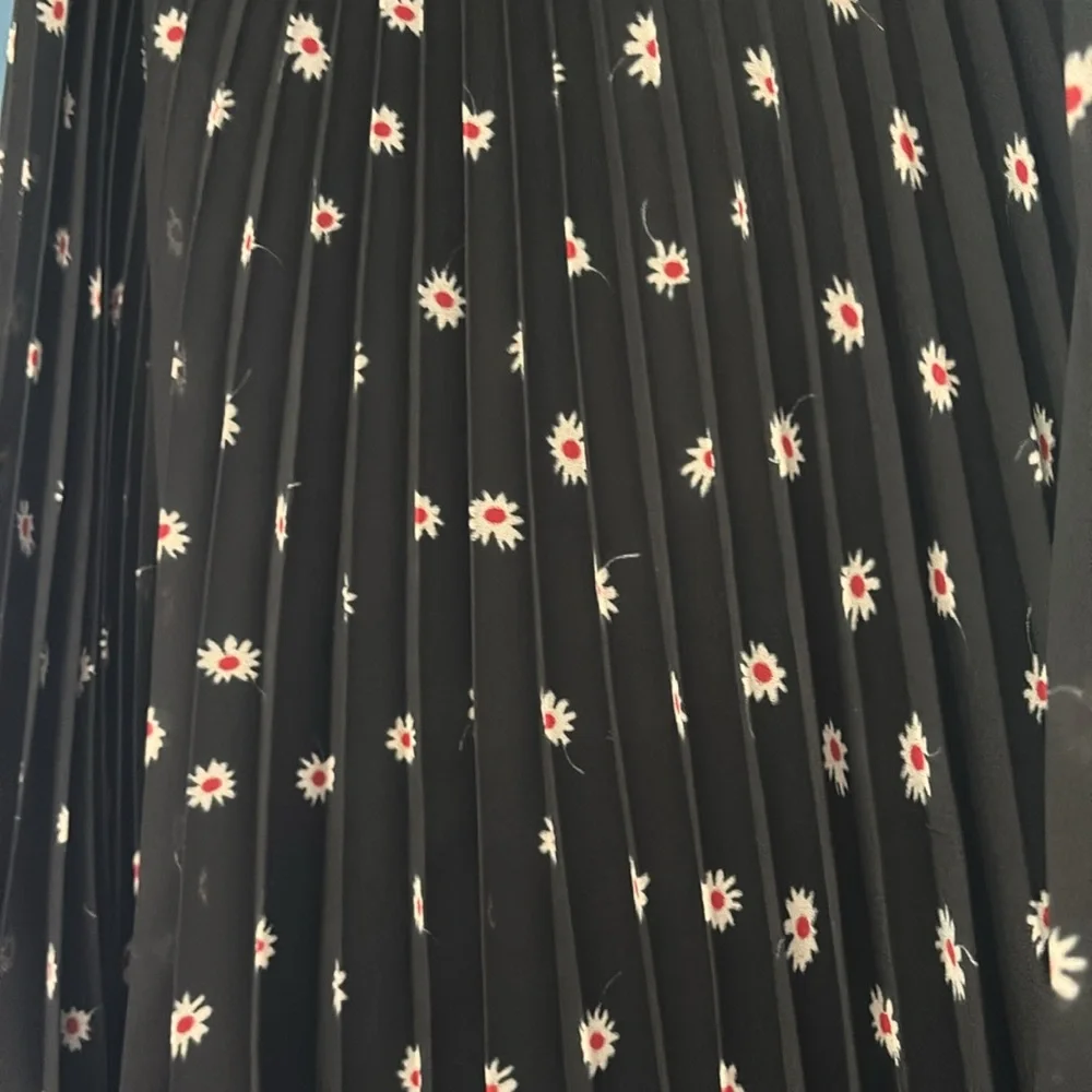 Vintage Pleated A line Full Daisy Skirt - Picture 2 of 3